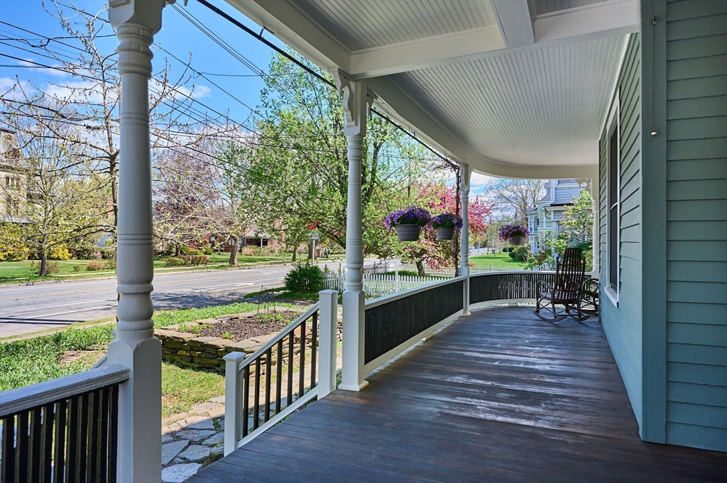 296 Elm St