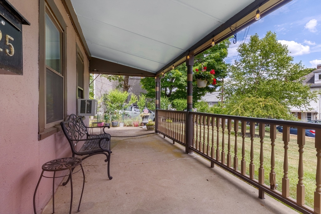 25-27 Belknap St