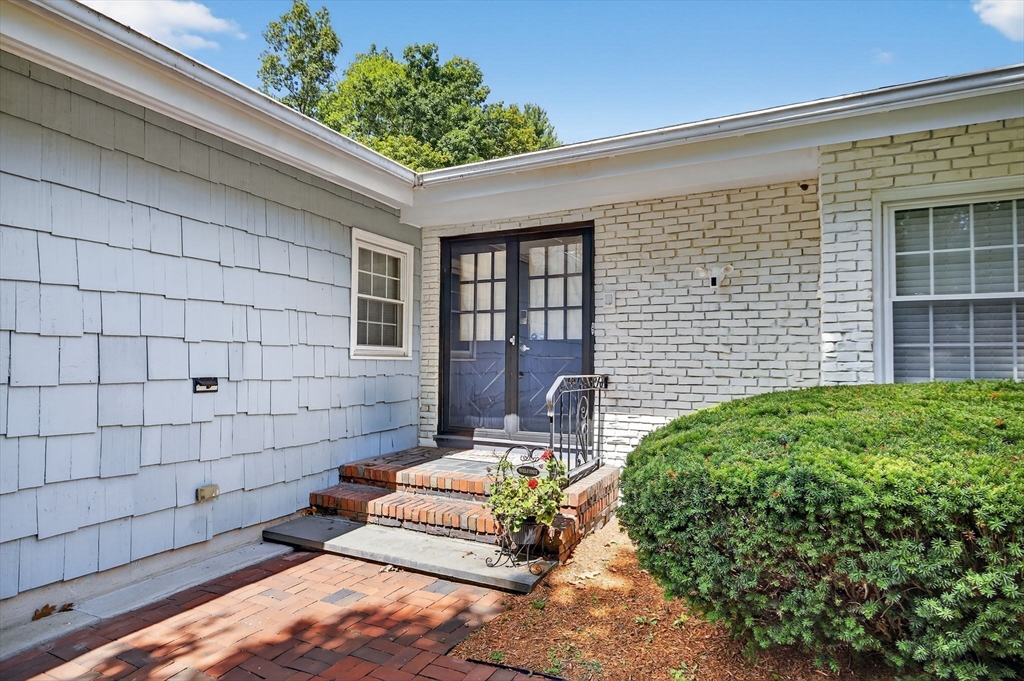 14 Buttonwood Dr