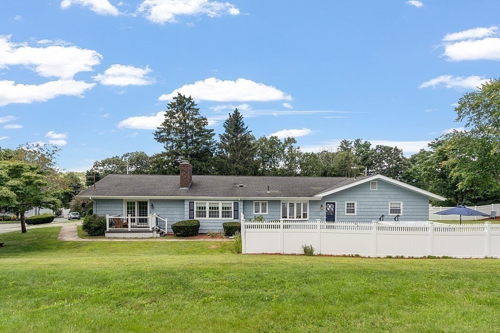 14 Buttonwood Dr