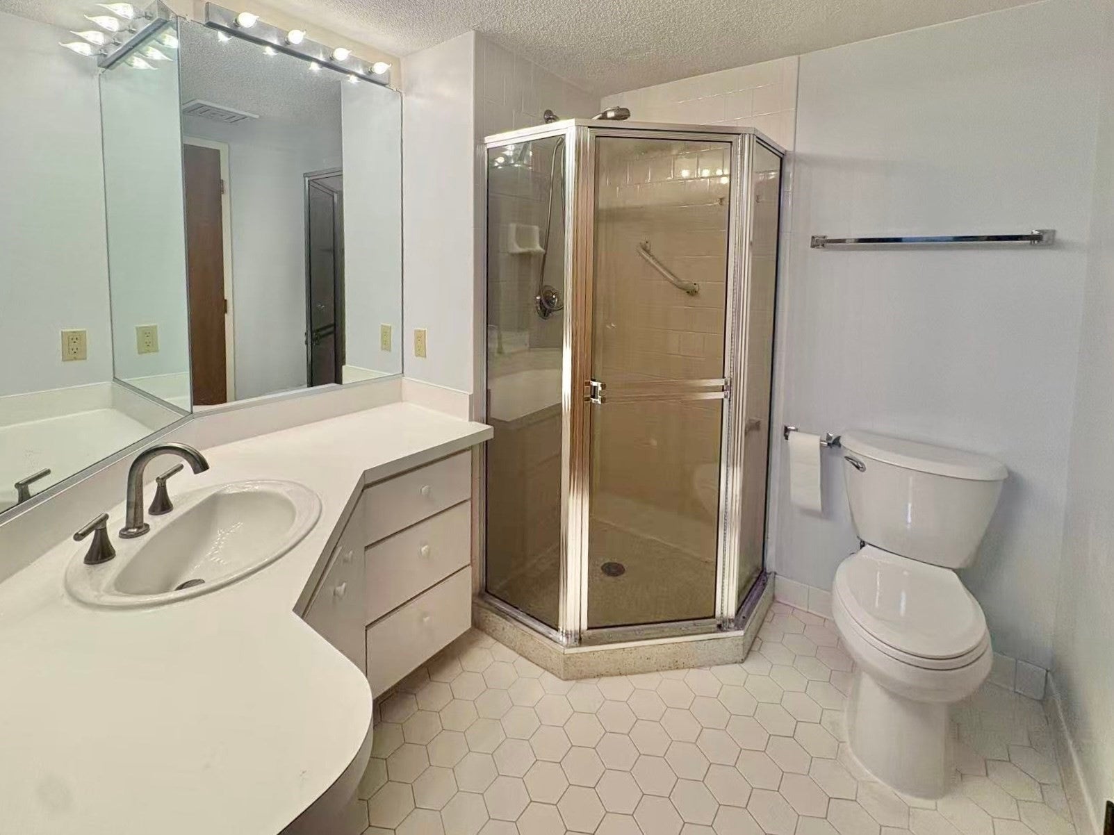 200 Burkhall ST #205, Weymouth, MA, 200 Burkhall ST #205, Weymouth, MA Photo #4