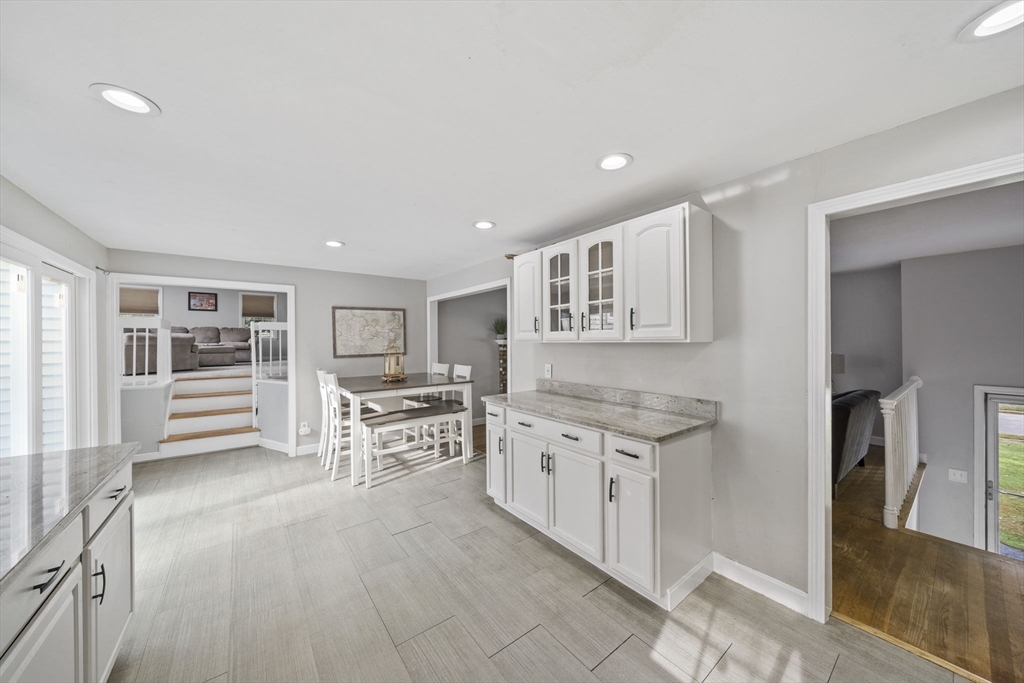 10 College Rd