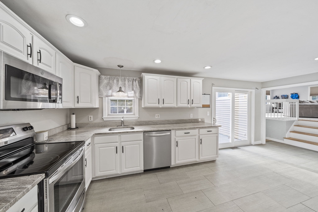 10 College Rd