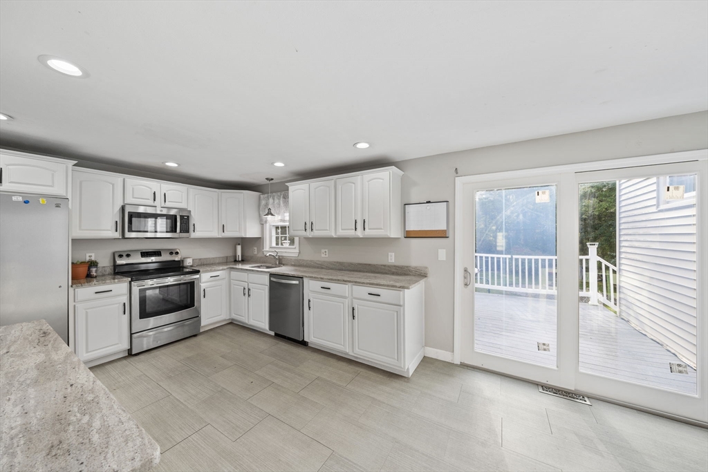 10 College Rd