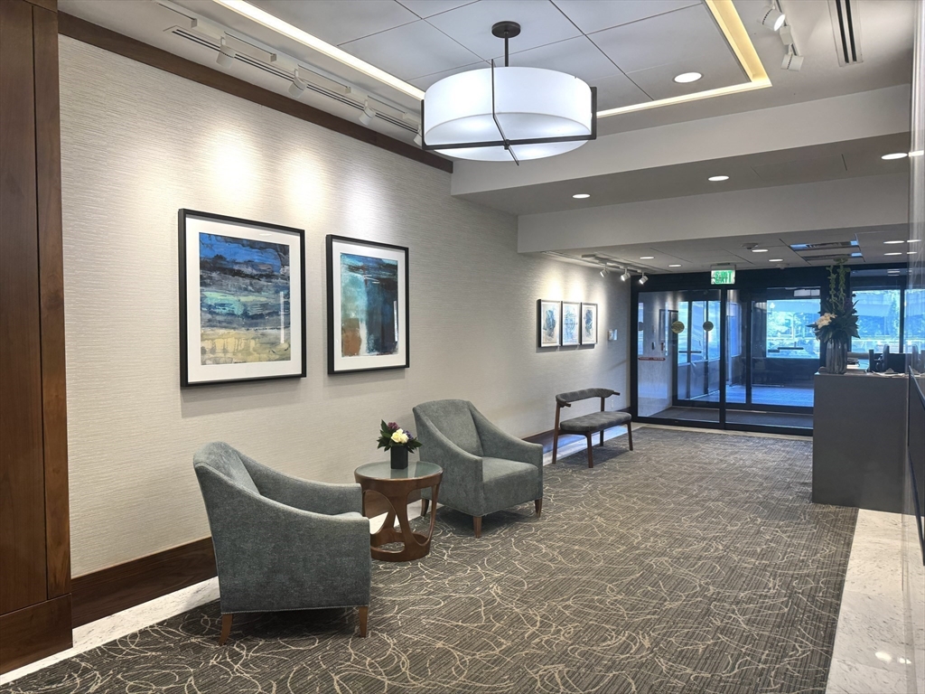 Boston, Massachusetts 02114, United States, 2 Bedrooms Bedrooms, ,2 BathroomsBathrooms,Residential,Active,175470