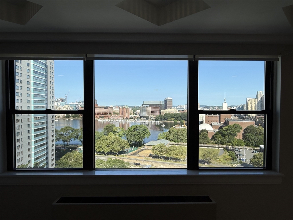 Boston, Massachusetts 02114, United States, 2 Bedrooms Bedrooms, ,2 BathroomsBathrooms,Residential,Active,175470