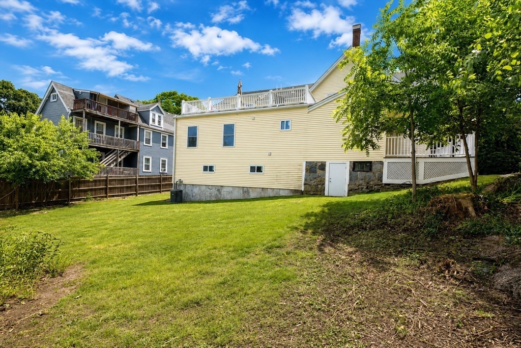 53 Thompson St