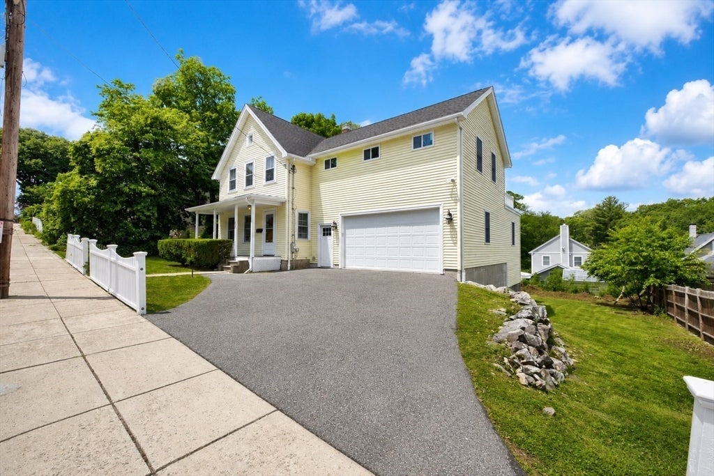 53 Thompson St