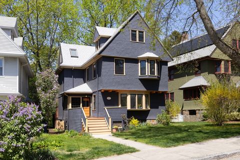 28 Roslin Street Boston MA 02124
