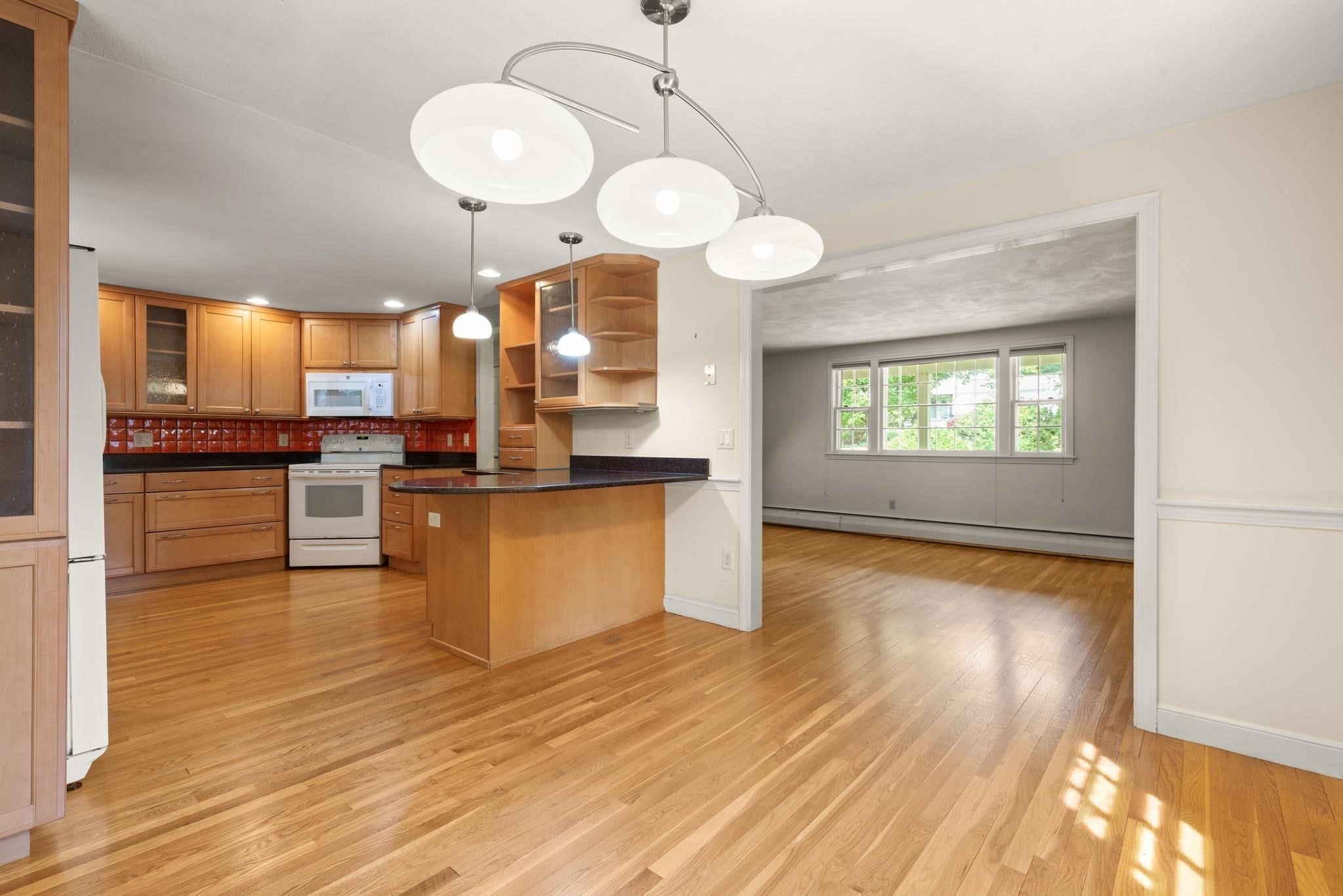 12 Old Stagecoach Rd, Bedford, MA Photo #8