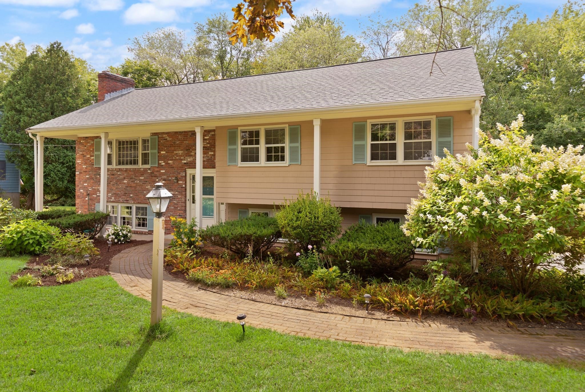 12 Old Stagecoach Rd, Bedford, MA Photo #1