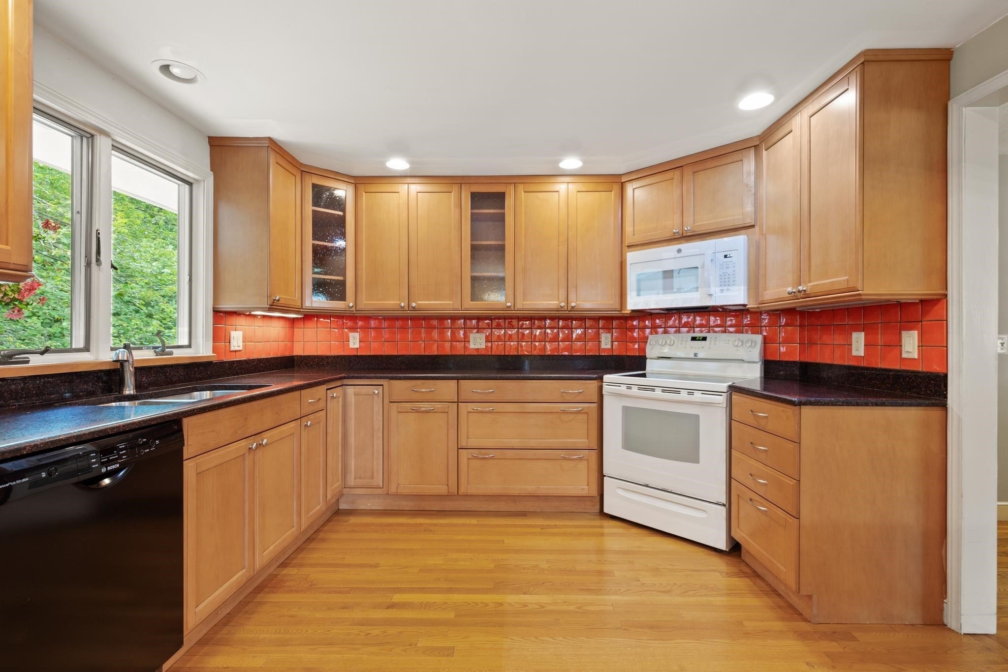 12 Old Stagecoach Rd, Bedford, MA Photo #15