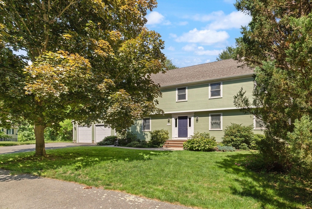 8 Riding Club Rd