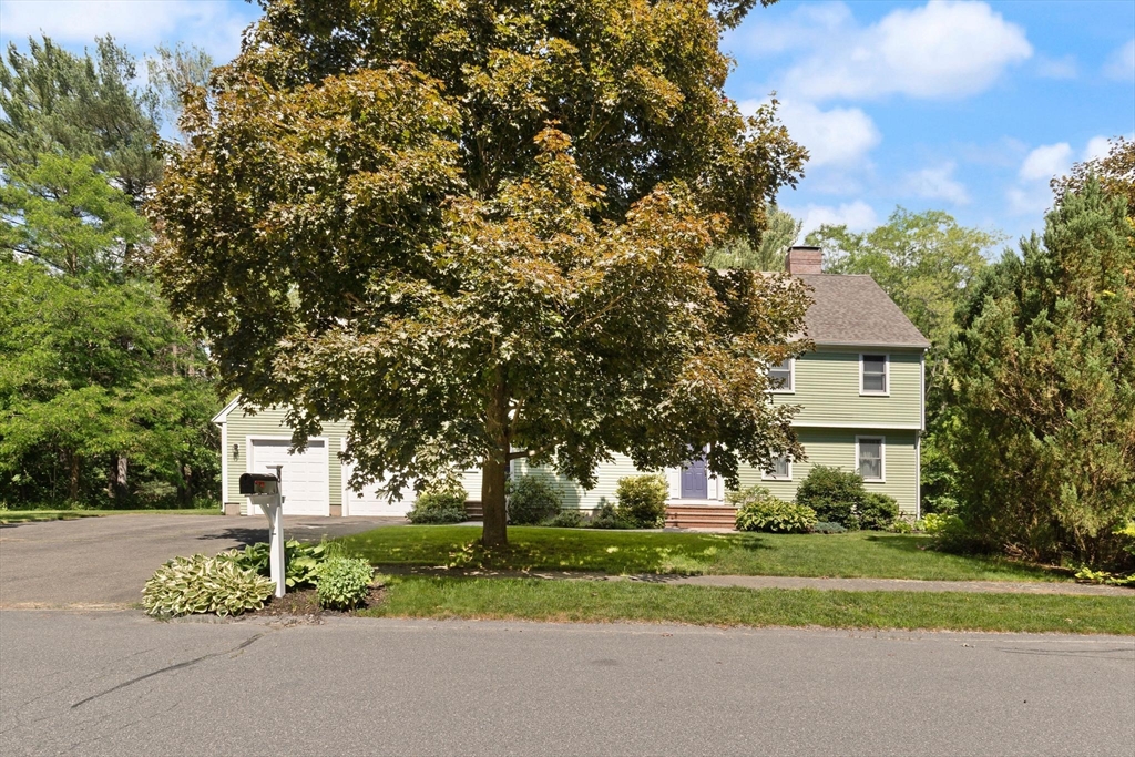 8 Riding Club Rd