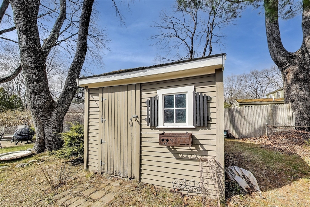 22 Irving St, Reading, MA Photo #36