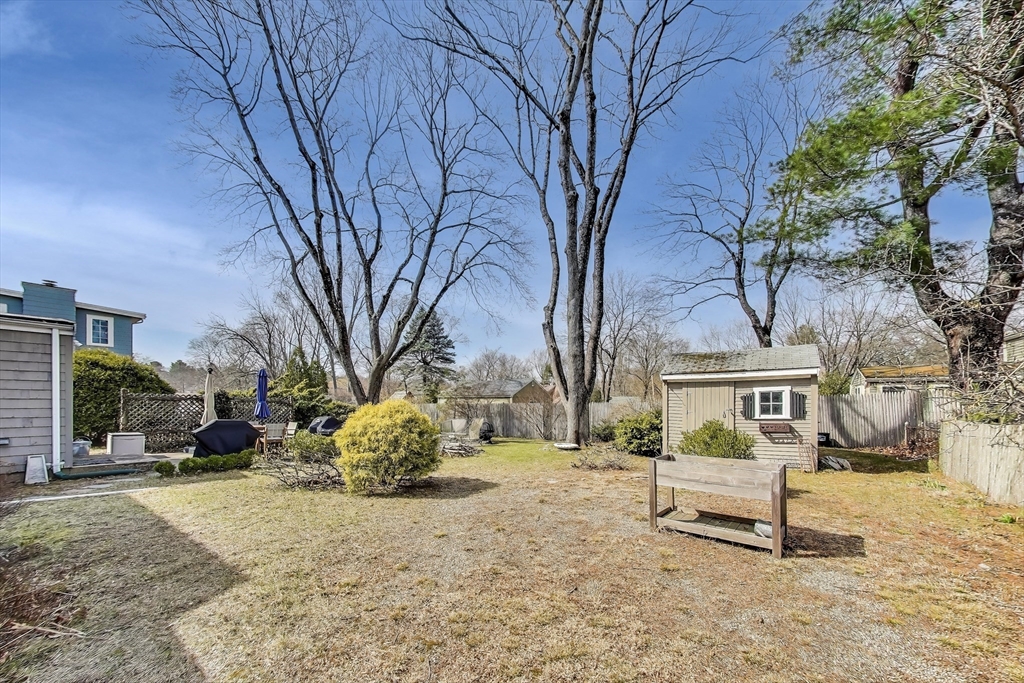 22 Irving St, Reading, MA Photo #33