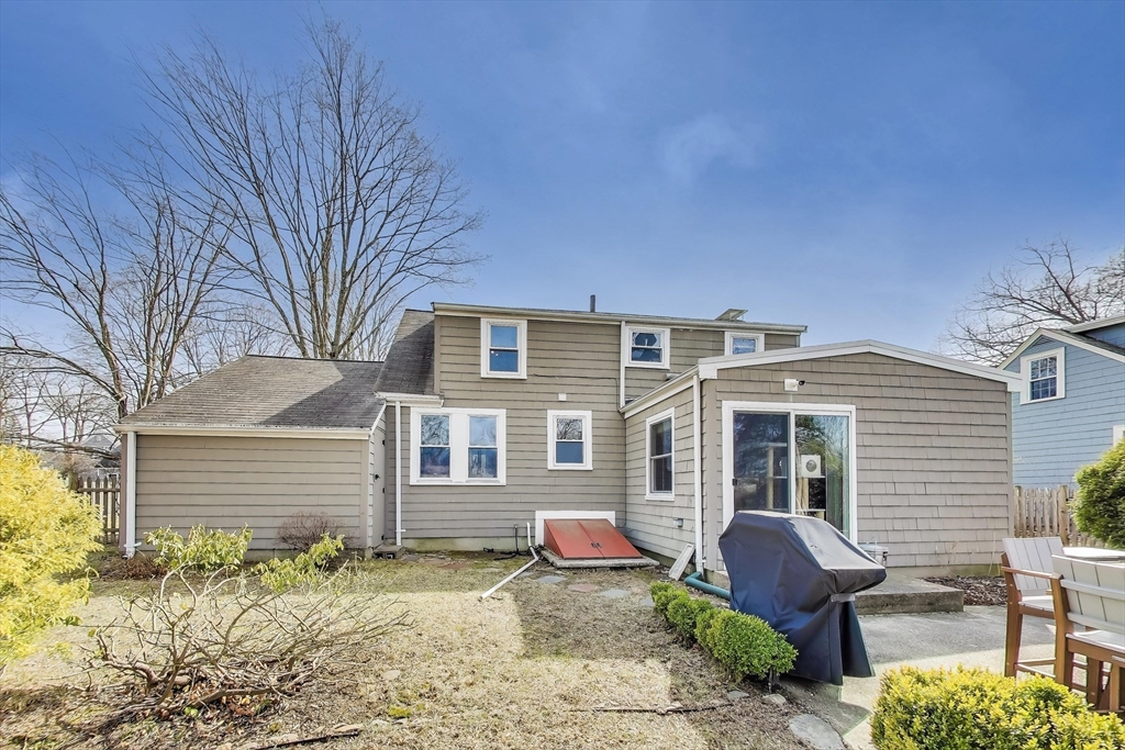 22 Irving St, Reading, MA Photo #28