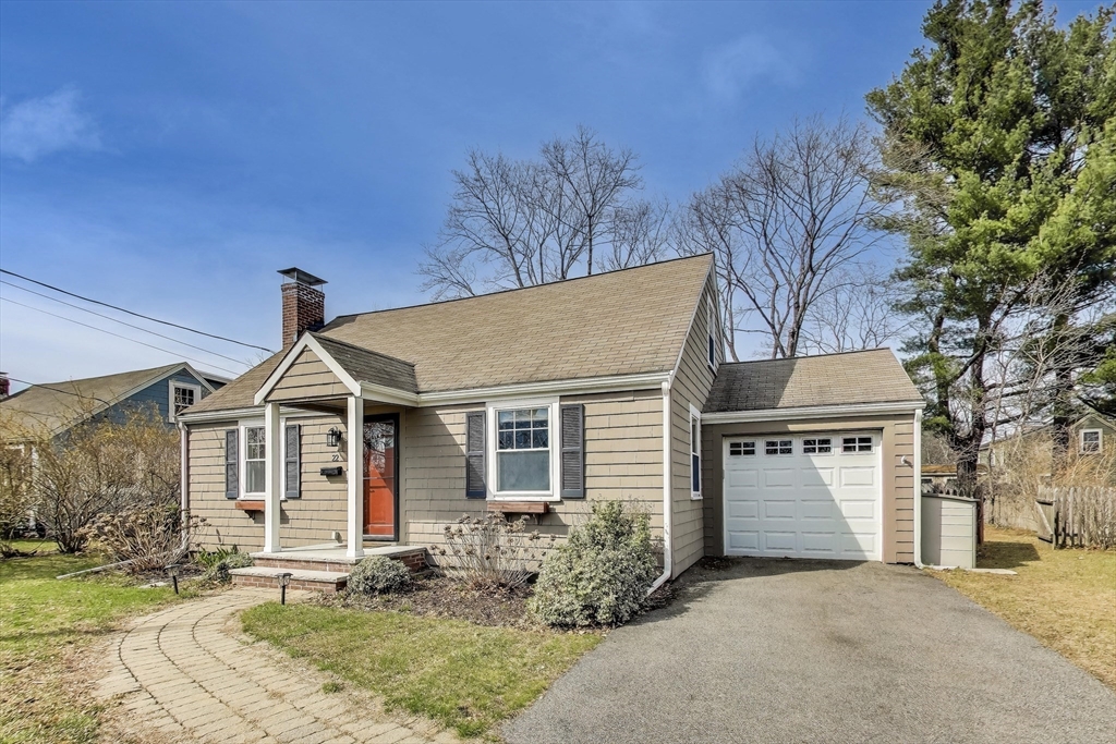 22 Irving St, Reading, MA Photo #1
