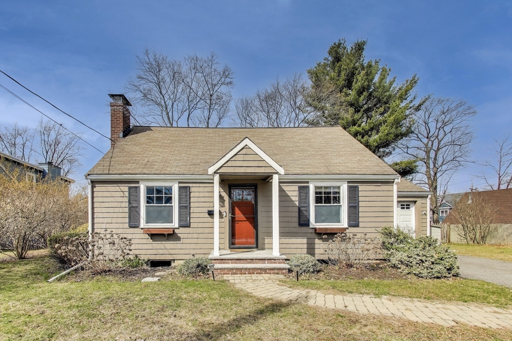 22 Irving St, Reading, MA Photo #2
