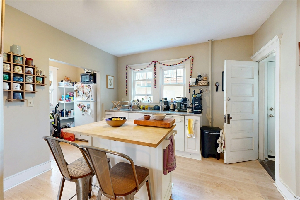 8 Douglas Ave, Somerville, MA Photo #13