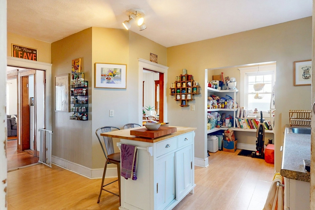 8 Douglas Ave, Somerville, MA Photo #12