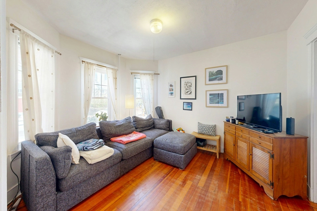 8 Douglas Ave, Somerville, MA Photo #6