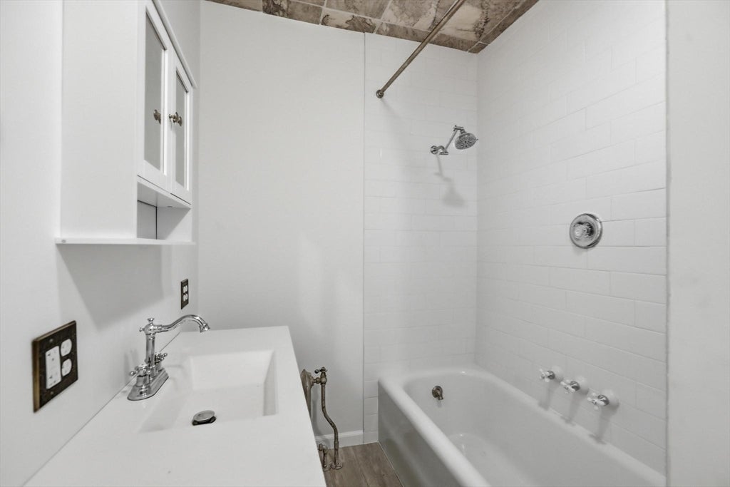17 Albion Street, Lawrence, MA Photo #8