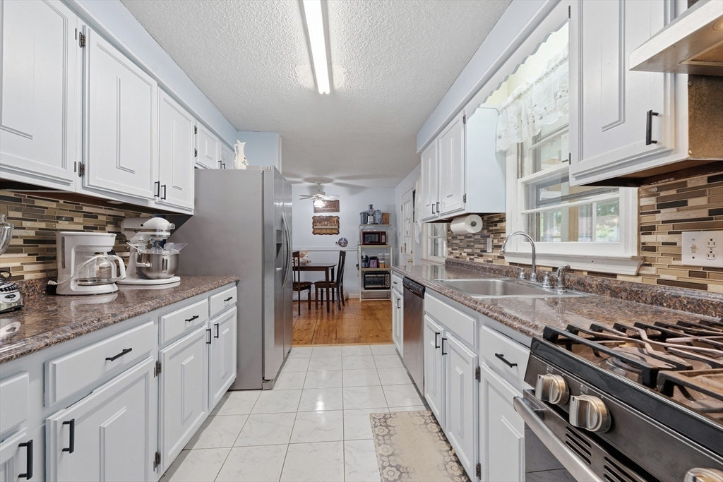 11 Mcfarlin Rd