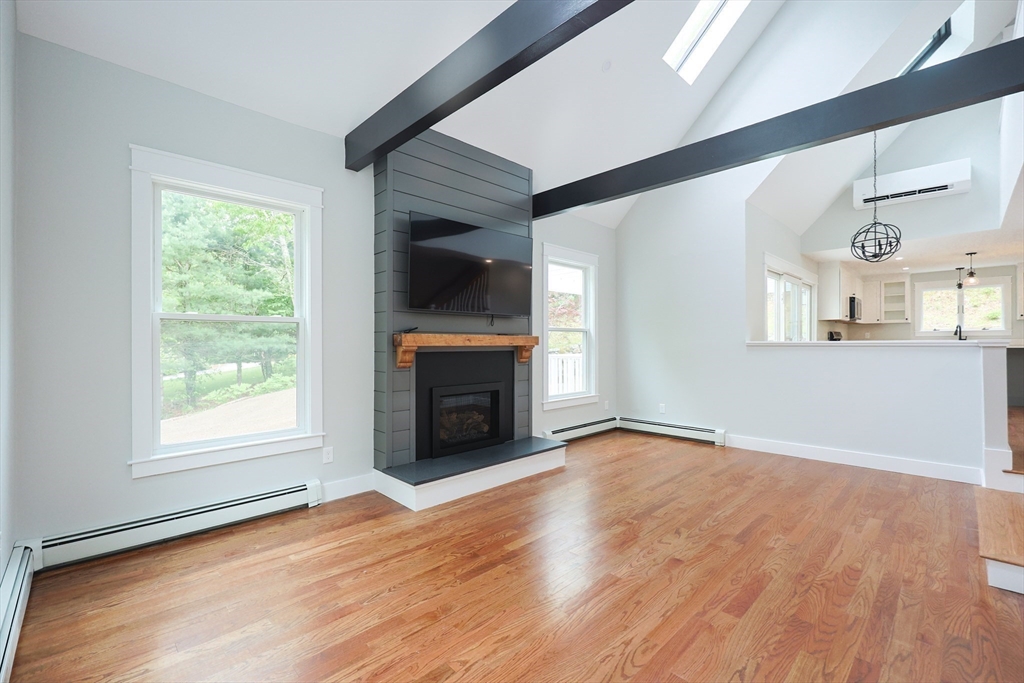 93 Hollis Rd
