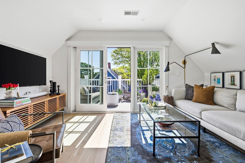 27 Saxton St #3, Boston, MA, 27 Saxton St #3, Boston, MA Photo #2