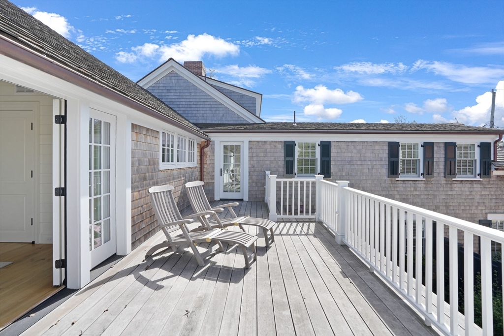 56 North Summer Street, Edgartown, MA Photo #29