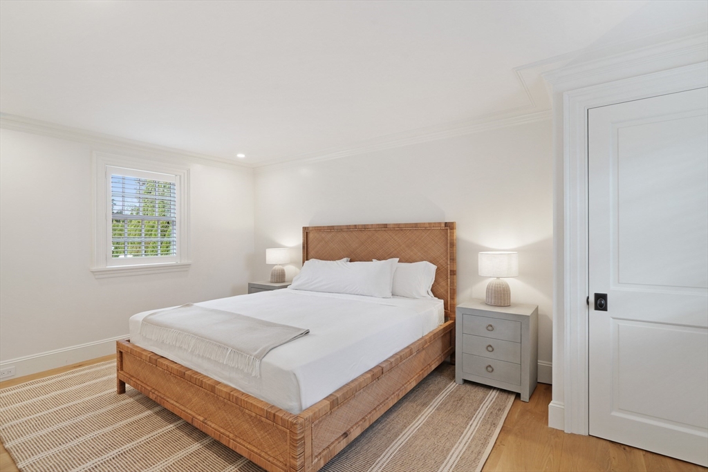 56 North Summer Street, Edgartown, MA Photo #38