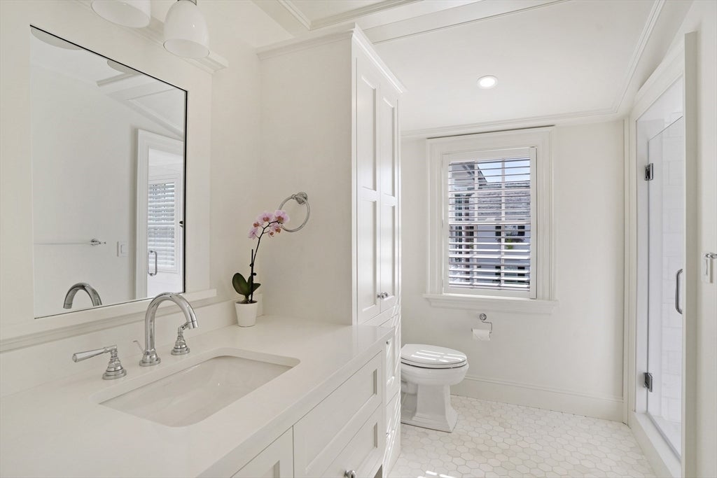 56 North Summer Street, Edgartown, MA Photo #37