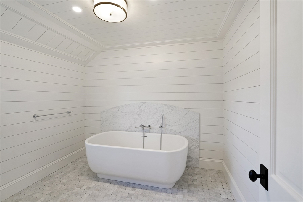 56 North Summer Street, Edgartown, MA Photo #28