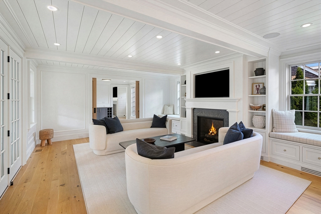 56 North Summer Street, Edgartown, MA Photo #19