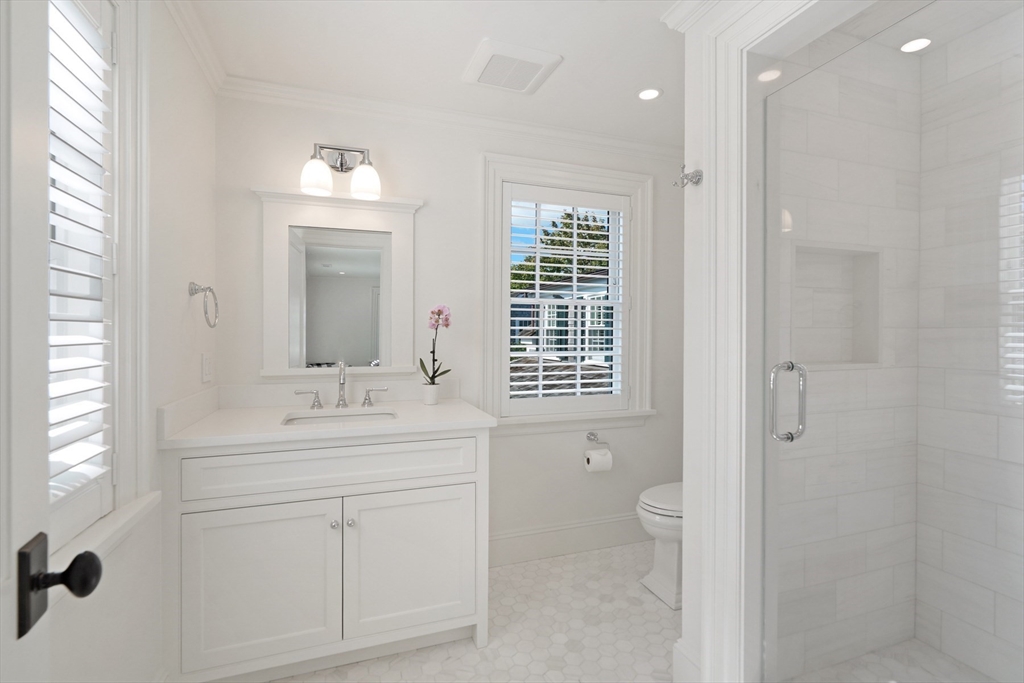 56 North Summer Street, Edgartown, MA Photo #35