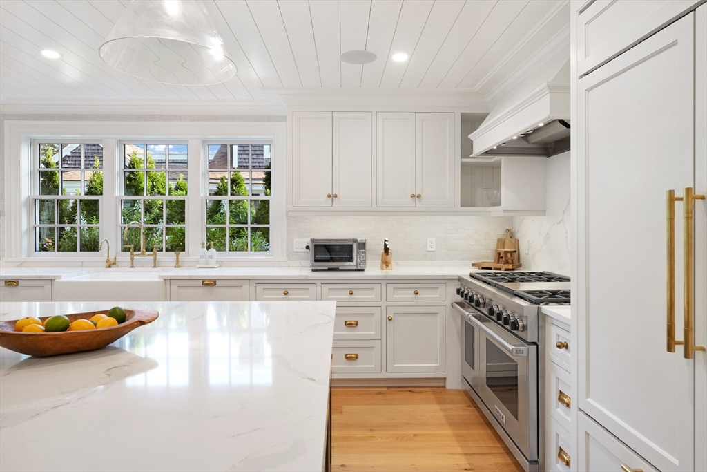 56 North Summer Street, Edgartown, MA Photo #12