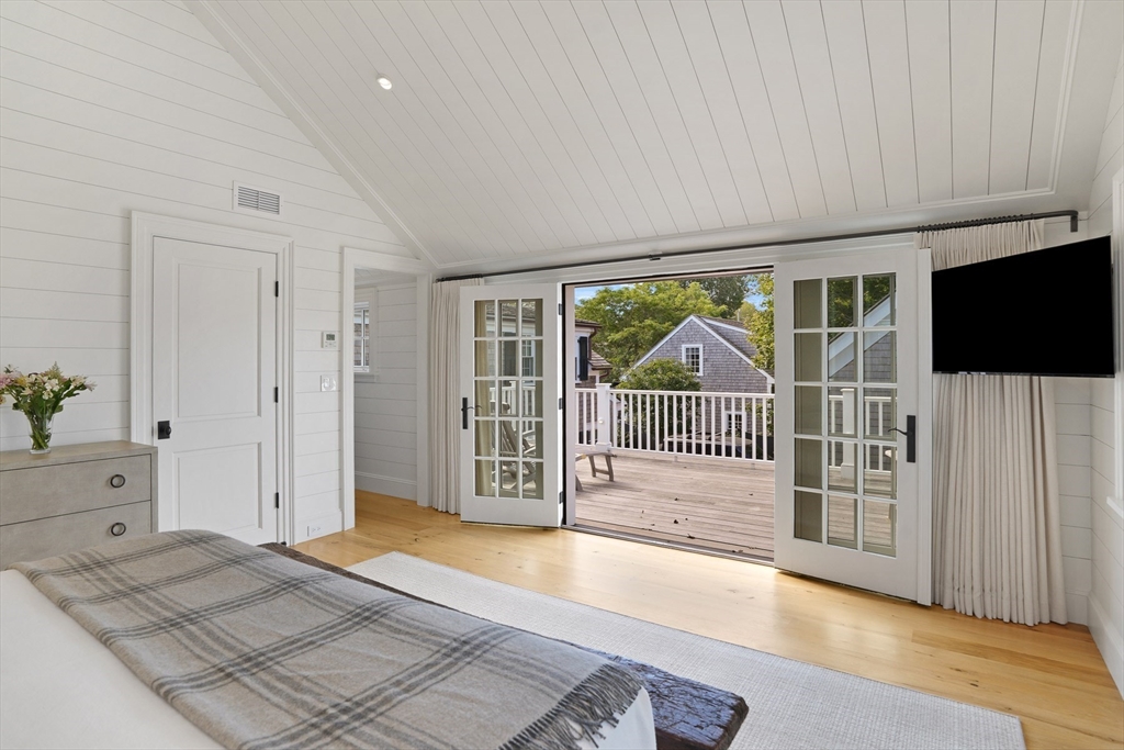 56 North Summer Street, Edgartown, MA Photo #25