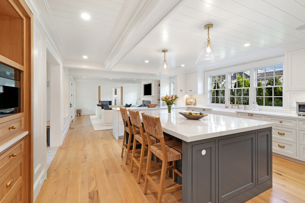 56 North Summer Street, Edgartown, MA Photo #11