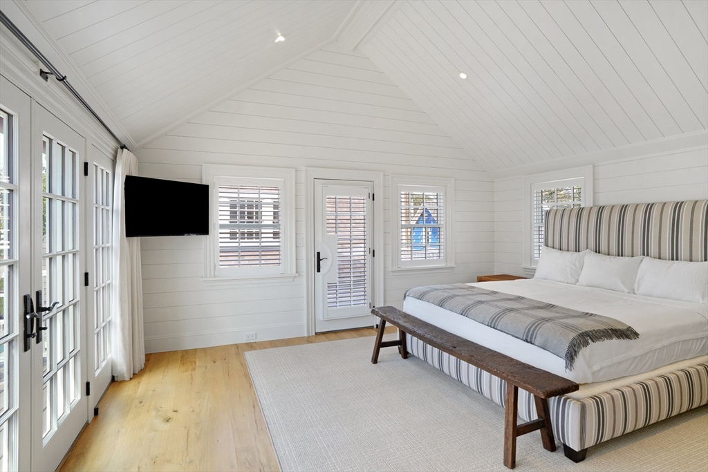 56 North Summer Street, Edgartown, MA Photo #26