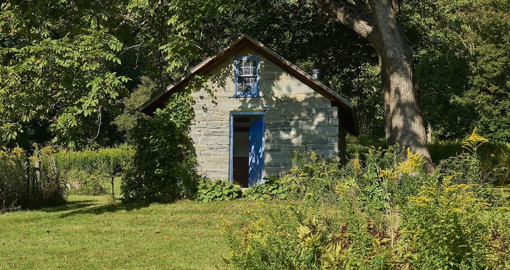 17 East St