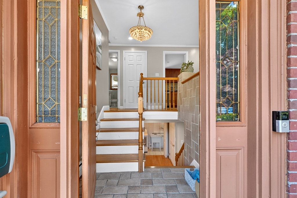 32 Bobolink Rd