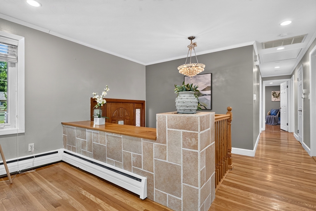 32 Bobolink Rd