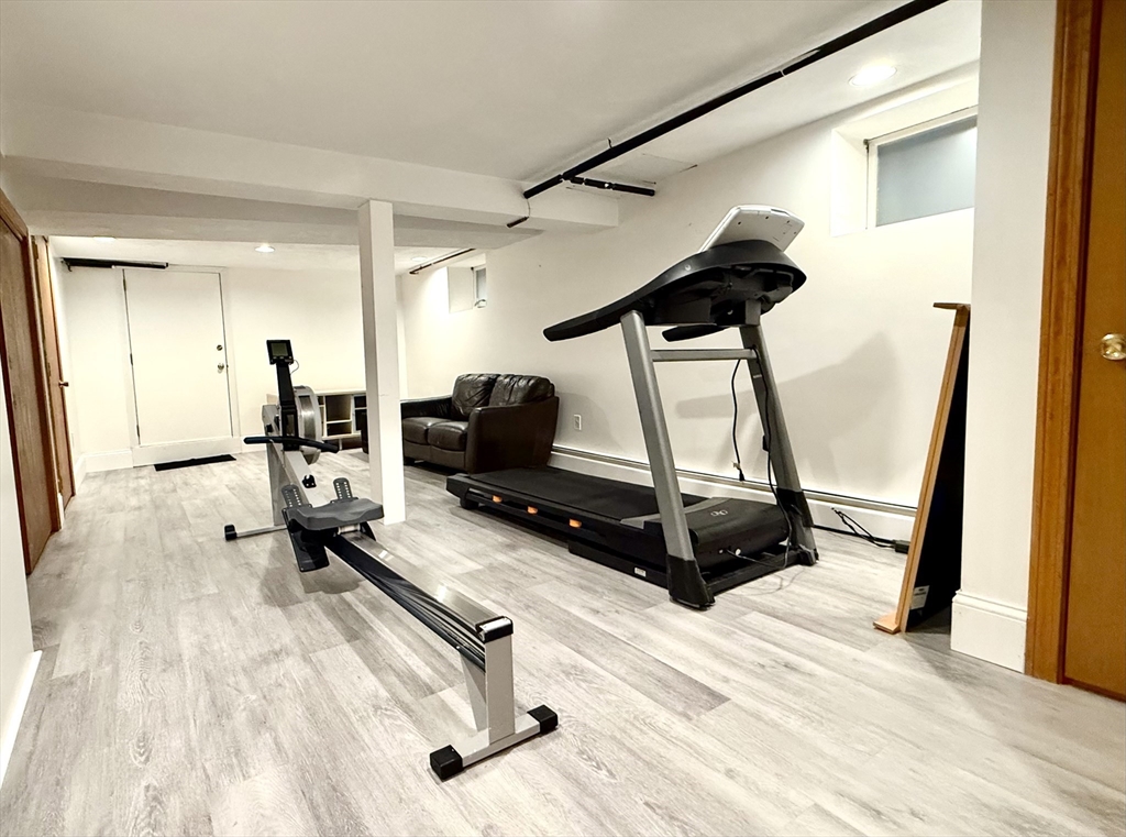 Wellesley, Massachusetts 02482, United States, 3 Bedrooms Bedrooms, ,2 BathroomsBathrooms,Residential,Active,154920