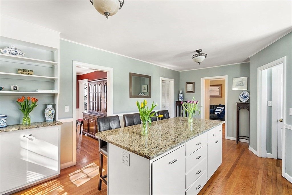 Wellesley, Massachusetts 02482, United States, 3 Bedrooms Bedrooms, ,2 BathroomsBathrooms,Residential,Active,154920