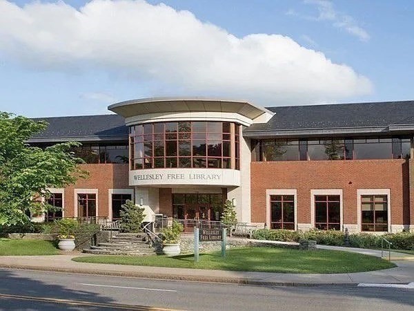 Wellesley, Massachusetts 02482, United States, 3 Bedrooms Bedrooms, ,2 BathroomsBathrooms,Residential,Active,154920