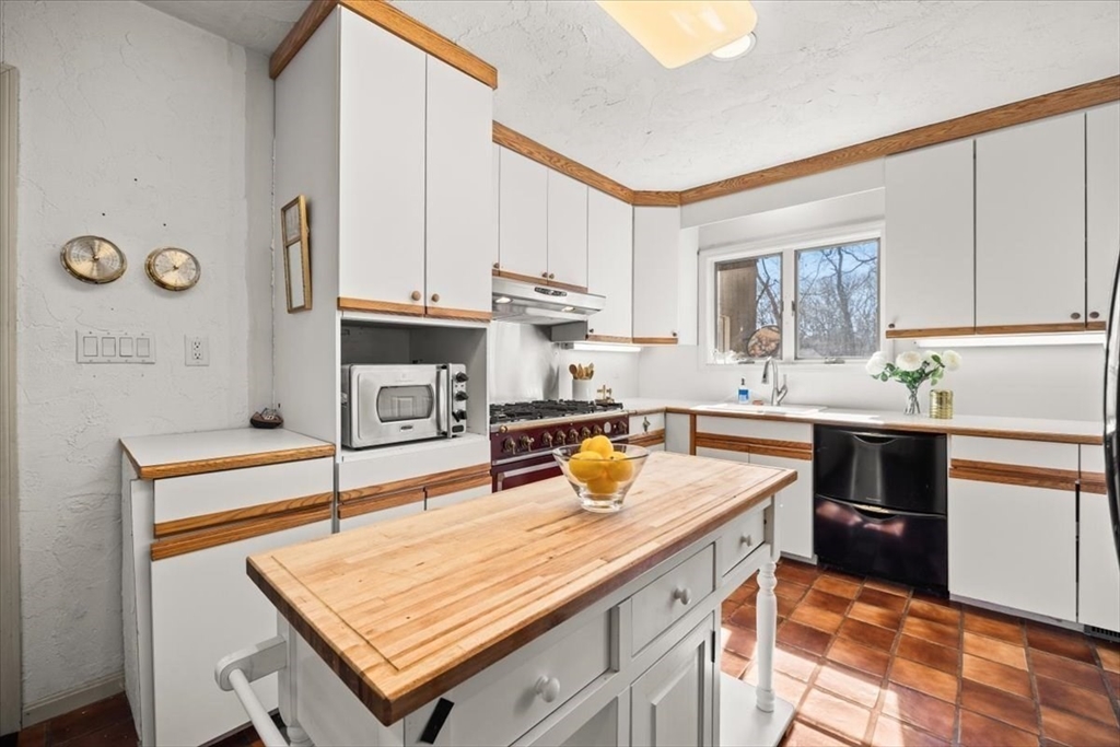69 Two Ponds Road