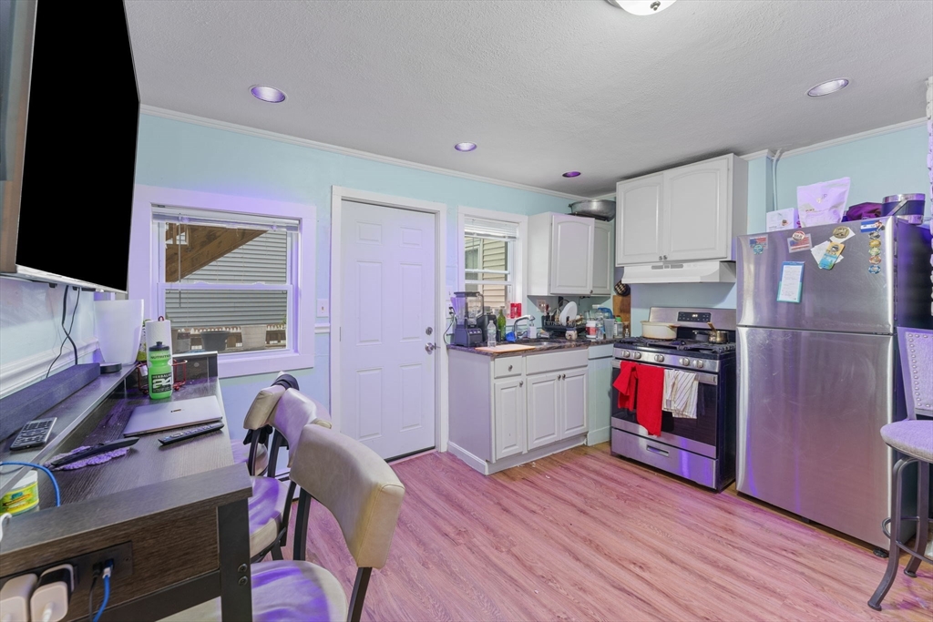 39 Spencer Ave