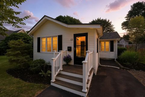 13 Kenilworth Rd Shrewsbury MA 01545