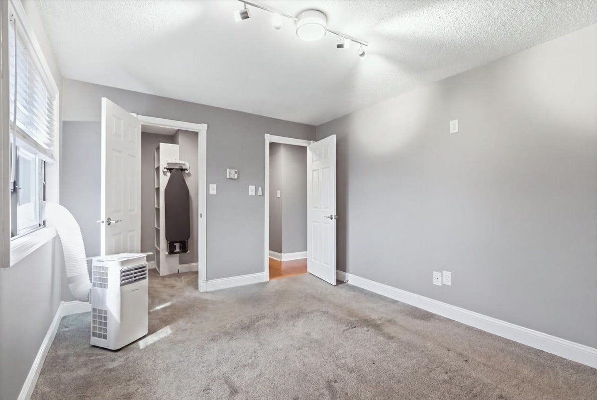 2 Karena Drive #12, Taunton, MA Photo #20